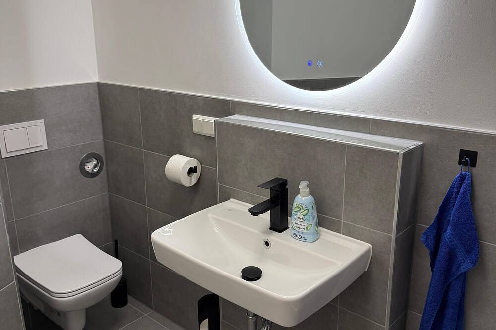 Ganze Wohnung, Moderne Ferienwohnung - zentral und komfortabel, 24h Check-in, Parkplatz in Braunschweig, Braunschweig und Umgebung