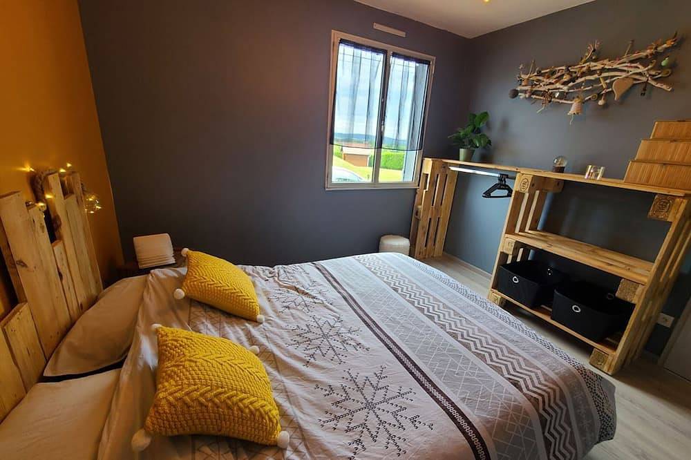 Maison campagne 4 pers, terrasse et jardin, proche sentiers et thermes. in Harsault, La Vôge-les-Bains