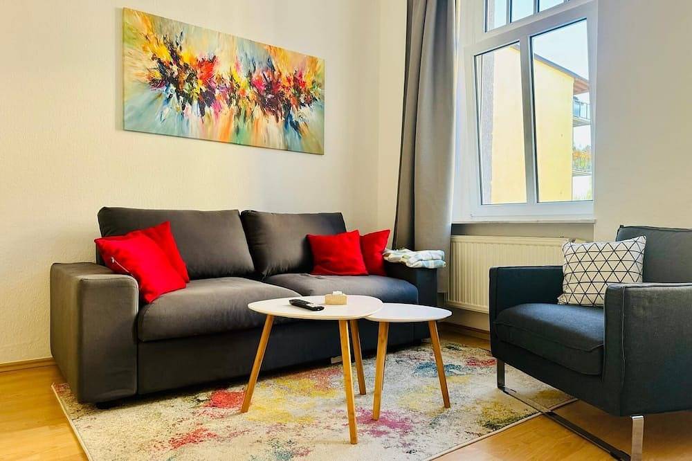 Ganze Wohnung, Zentral | Balkon | Smart-Tv | Waschmaschine in Gera, Ostthüringen