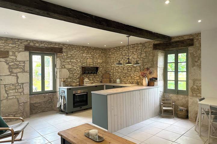 Gîte pour 4 personnes, avec piscine et jardin à Margueron - 2