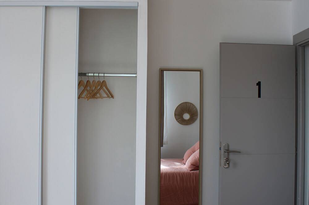 Appartement entier, L Abri du Gois 3 Chambres (Accueil Moto, Vélos) Appartement 100 m2 avec balcon in Beauvoir-sur-Mer, Vendée