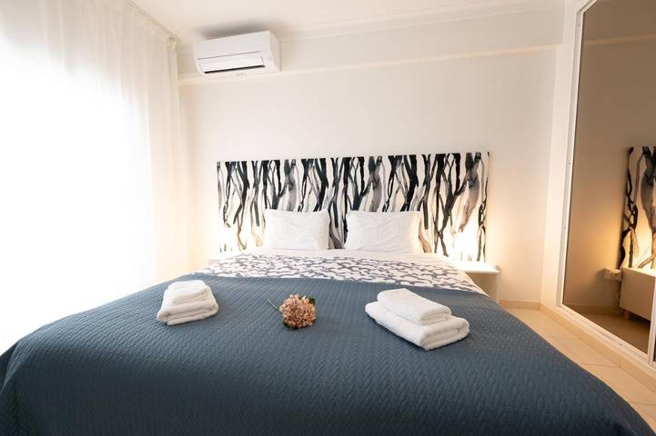 Apartamento para 4 personas, con piscina para niños y piscina además de terraza y vistas en Porches
