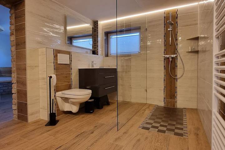 Appartement entier, Charming apartment with sauna and large terrace, just a few steps from the beach. in Kühlungsborn, Mer Baltique (Mecklenburg)