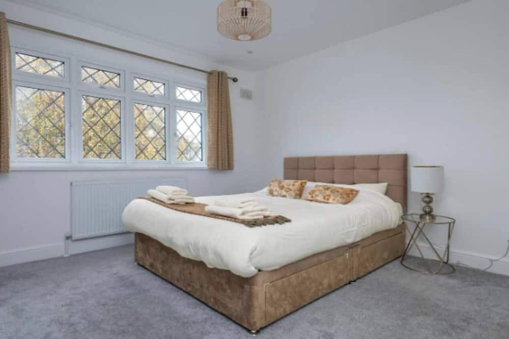 Ganze Wohnung, Spacious and Stylish Holiday Home in Greater London in Merton, London