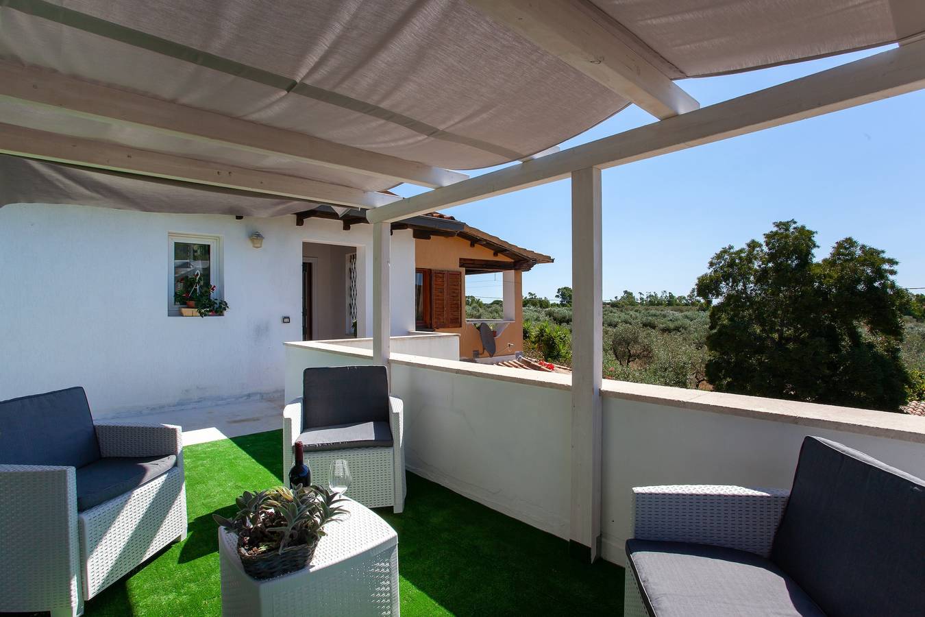 Appartamento intero, Appartamento Casa Euforbia vicino alla spiaggia con A/C, terrazza condivisa e balcone in Sas Linnas Siccas, Orosei