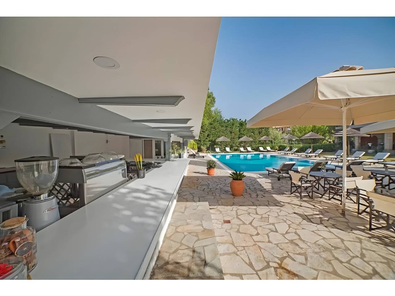 Apartamento 'Corfu Club Executive Suite' con piscina compartida, Wi-Fi y aire acondicionado in Limni (Corfú), Corfú