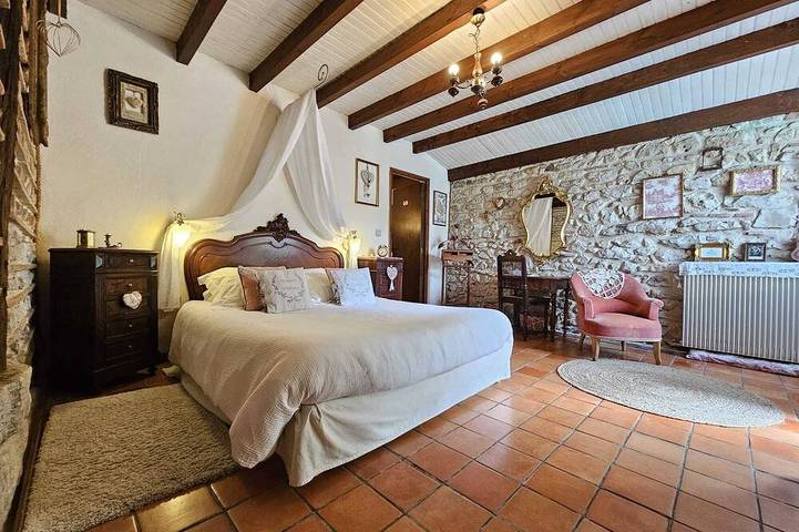 Location de vacances pour 2 personnes, avec jardin ainsi que piscine et jacuzzi à Sigalens - 4