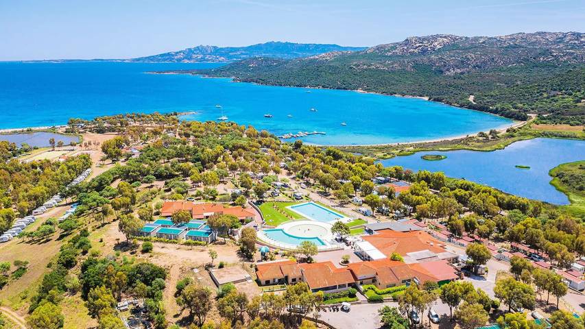 Camping pour 4 personnes, avec terrasse et piscine dans Sardaigne du Nord - 2