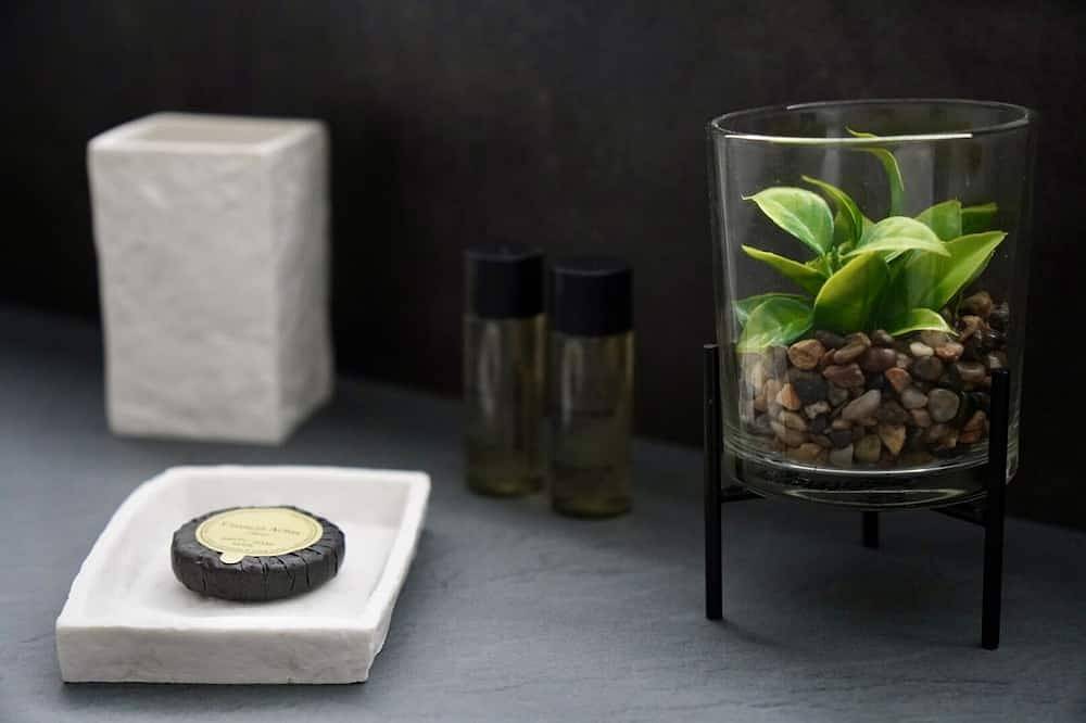 Ganze Wohnung, Modern Appartement Pour 4pers Near Aeroport, Eurexpo and Lyon- Terrasse-parking in Saint-Priest, Rhône