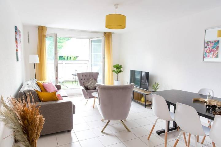 Location de vacances pour 6 personnes, avec Balcon ainsi que Terrasse et Jardin à Bischheim