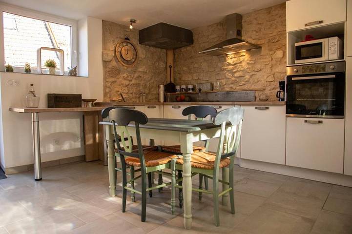 Location de vacances pour 4 personnes, avec Jacuzzi et Terrasse ainsi que Jardin et Sauna dans Hourges