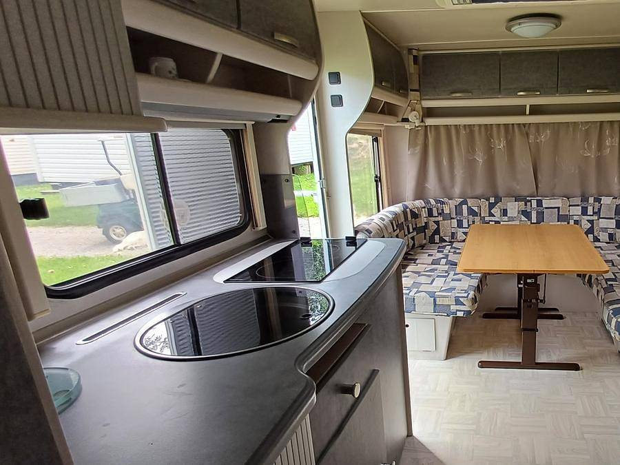 Camping La Cigale de l'Allier - Caravane 4 personnes in Langogne, Région de Mende