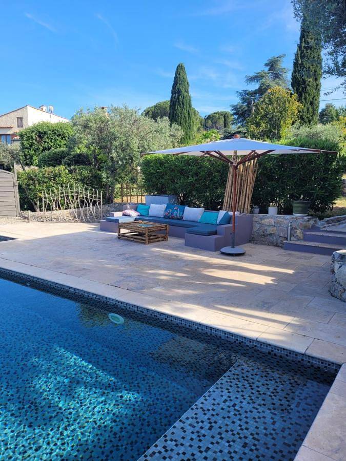 Location de vacances pour 7 personnes, avec piscine ainsi que jardin et vue à Trans-en-Provence - 2