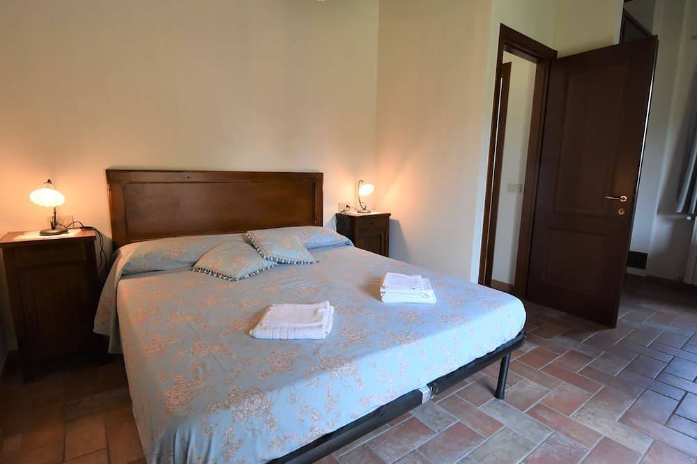 La Corte Bricca (Casetta) in Castana, Oltrepò Pavese