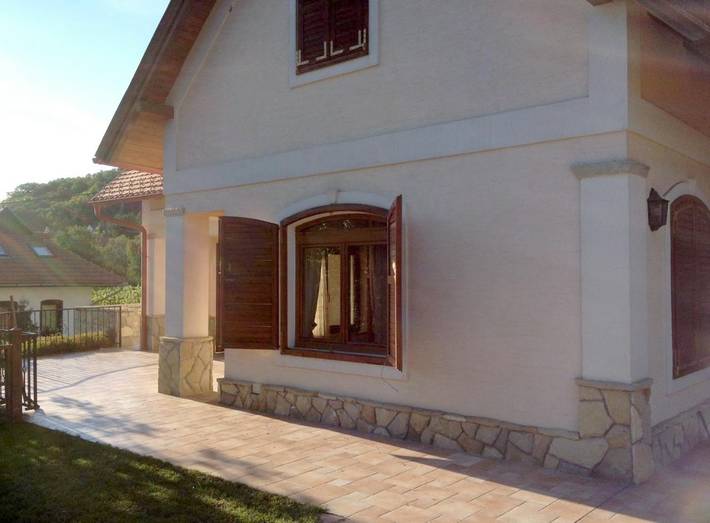 Gîte pour 3 personnes, avec vue et jardin ainsi que vue sur le lac et piscine à Szigliget - 3