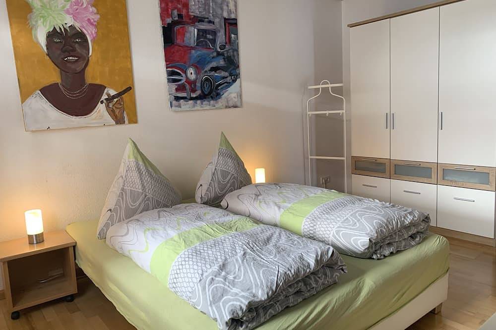 Ganze Wohnung, Moderne großzügige Ferienwohnung in ruhiger Südhanglage. in Kandern, Südschwarzwald