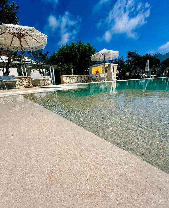 Casa vacanza per 2 persone, con Balcone e Terrazza nonché Idromassaggio e Giardino a Frassanito