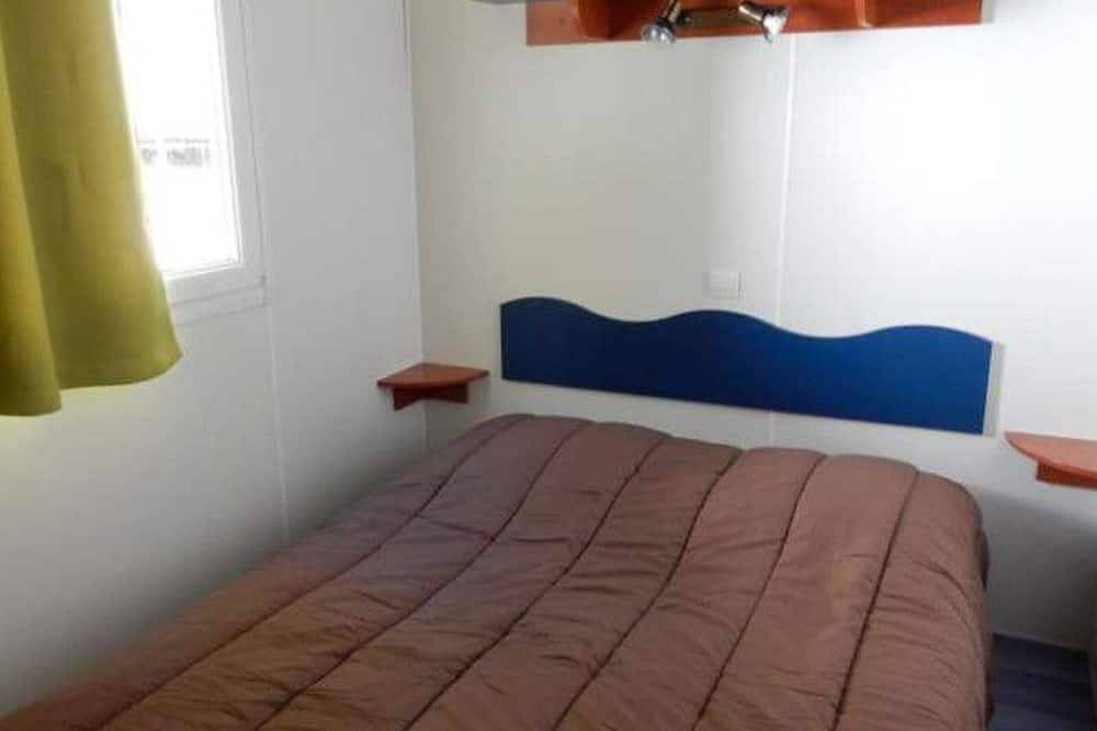 Mobile home for 4 with terrace in Tallard in Tallard, Gap region
