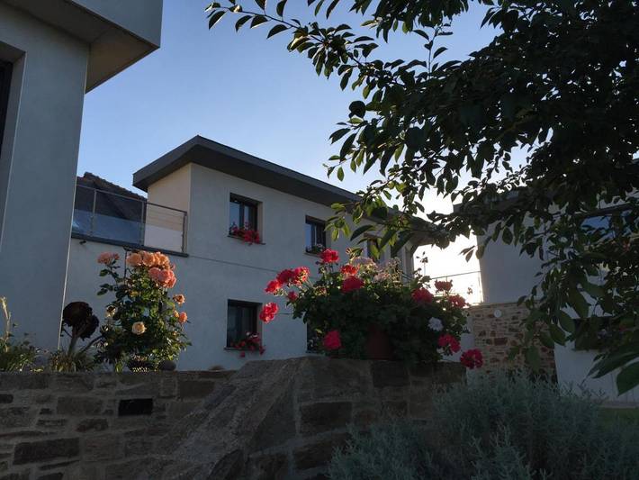 Gîte pour 4 personnes, avec vue ainsi que terrasse et piscine, animaux acceptés dans Bréhec - 3