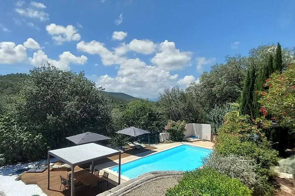 Quiet Provençal villa in a private domain in Les Arcs-sur-Argens, Draguignan en omgeving