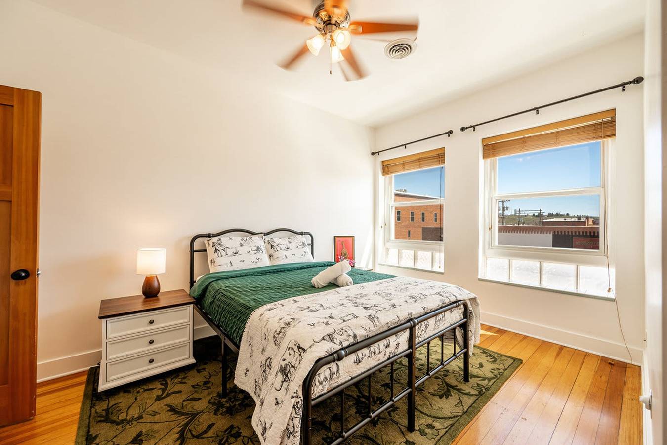 Ganze Wohnung, The Vaquero King Bed Downtown View Charm in Sheridan, Bighorn Nationalwald
