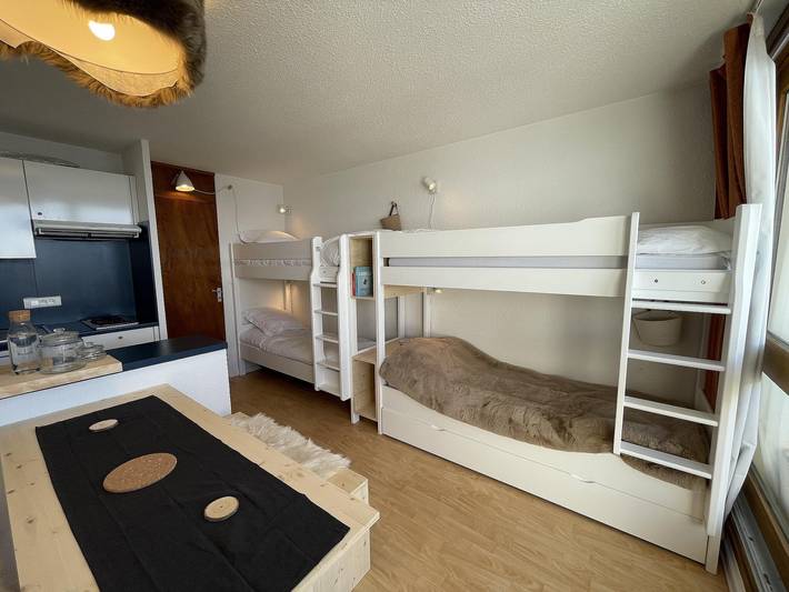 Studio entier, Studio 'Brelin - Combes' avec vue sur les montagnes, balcon et Wi-Fi in Les Menuires, Saint-Martin-de-Belleville