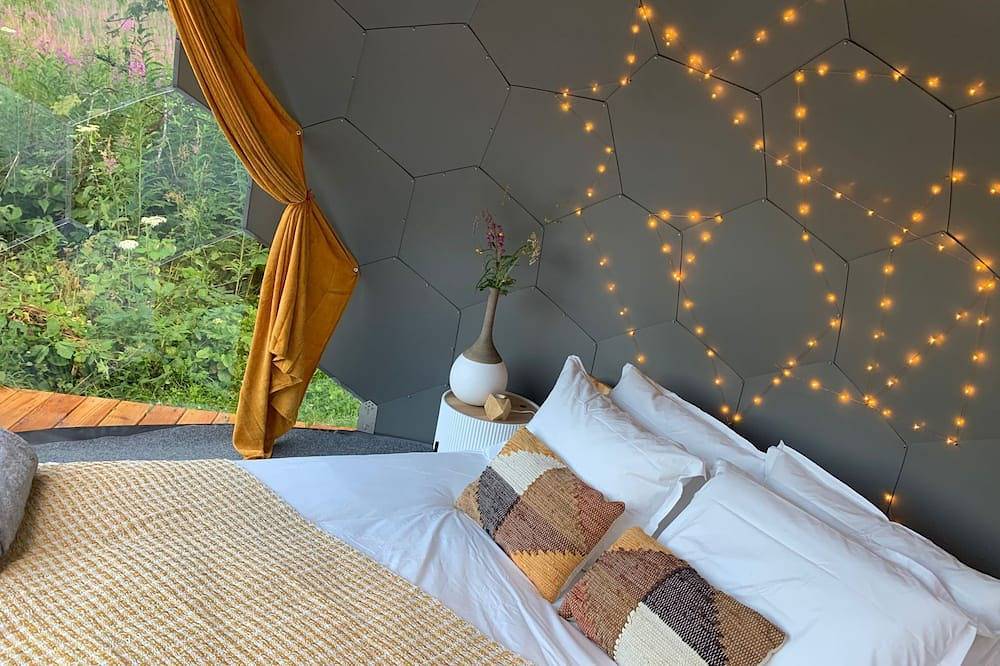 Thelynx.ch : Cosy dome in the alps in Salvan, Wallis