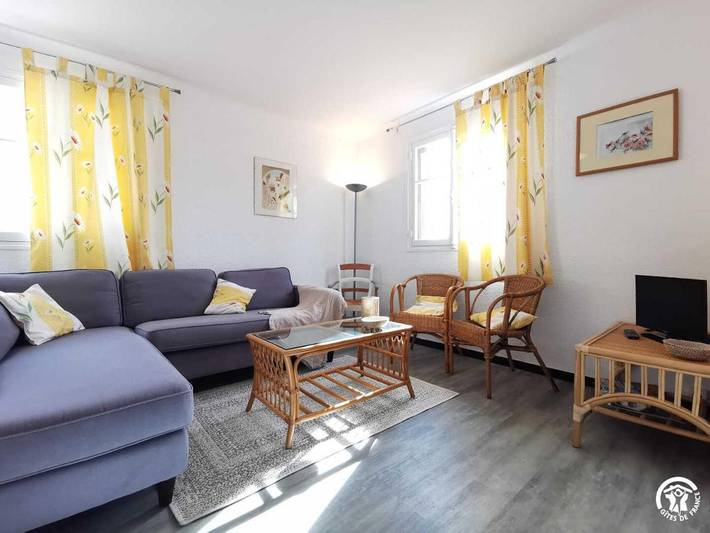 Location de vacances pour 2 personnes, avec piscine et jardin à Trouillas - 2