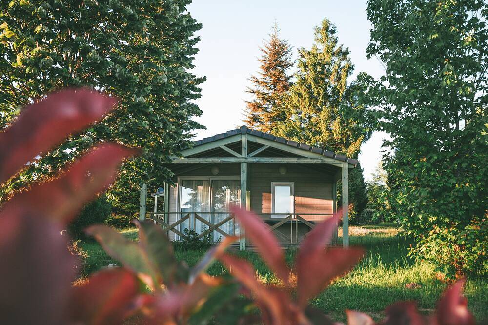 Chalet tous équipé max 6 personnes - Piscine de Saison in Beynat, Région de Brive-la-Gaillarde