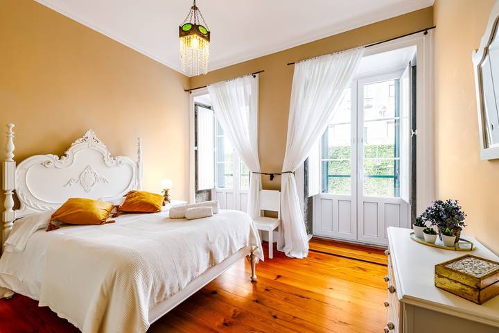 Gîte pour 7 personnes, avec balcon dans Faial - 2