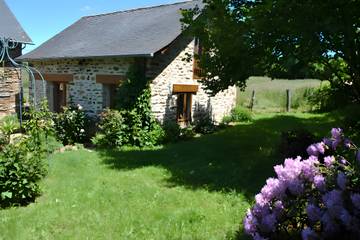 Gîte pour 4 personnes, avec jardin à Troche