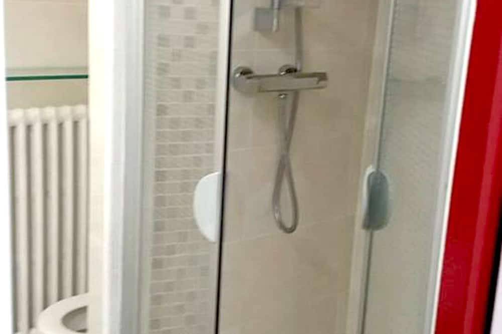 Appartement entier, Cosy appartement T1 avec beau jardin 20min. de Bordeaux in Gradignan, Région de Bordeaux