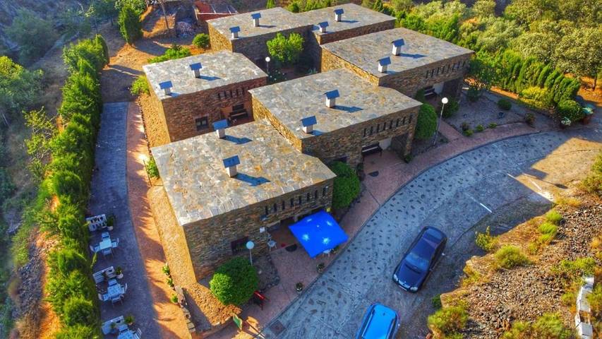 Casa rural para 4 personas, con Balcón y Terraza además de Jardín y Vistas en Extremadura