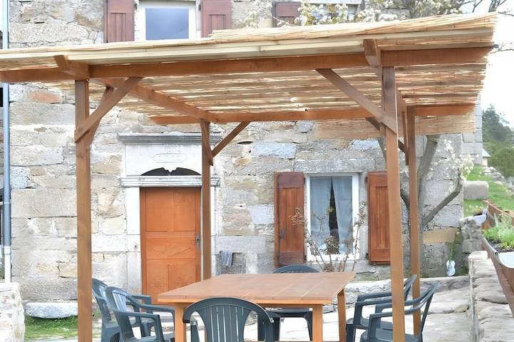 Location de vacances pour 12 personnes à La Chaze-de-Peyre