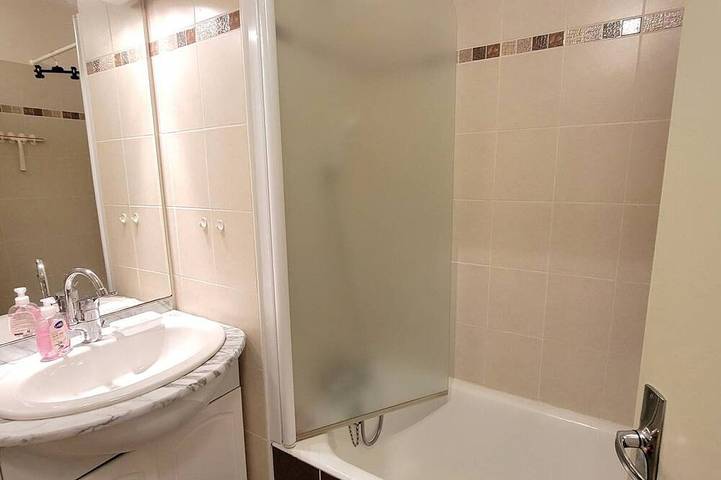 Ganze Wohnung, Studio ideal für 5 Personen, Terrasse, Nähe zu Ski und Wandern, Südseite, Saint-Michel-de-Chaillol in Saint-Michel-de-Chaillol, Nationalpark Écrins