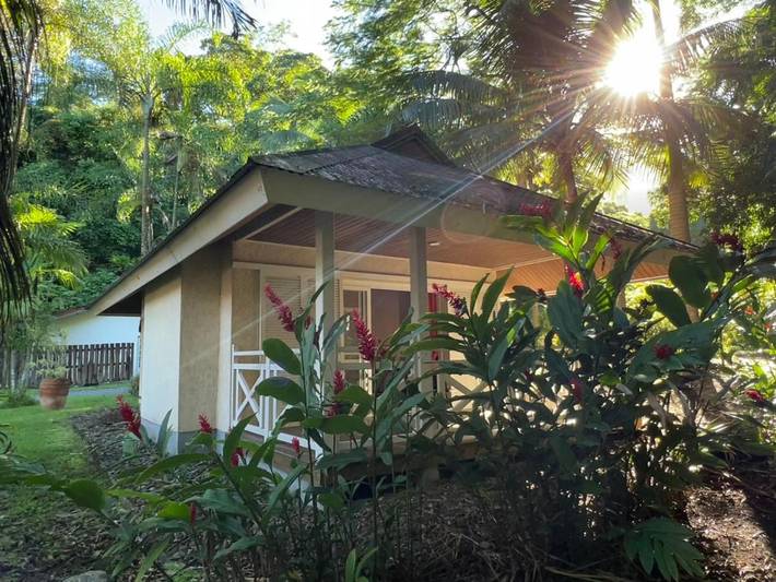 Gîte pour 4 personnes, avec jardin ainsi que terrasse et vue, animaux acceptés à Sarraméa - 2