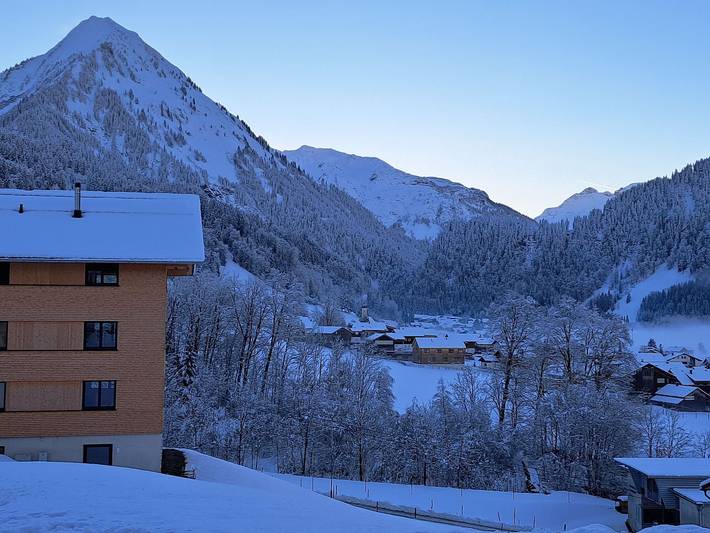 Bauernhaus für 7 Personen, mit Garten und Ausblick in Schoppernau