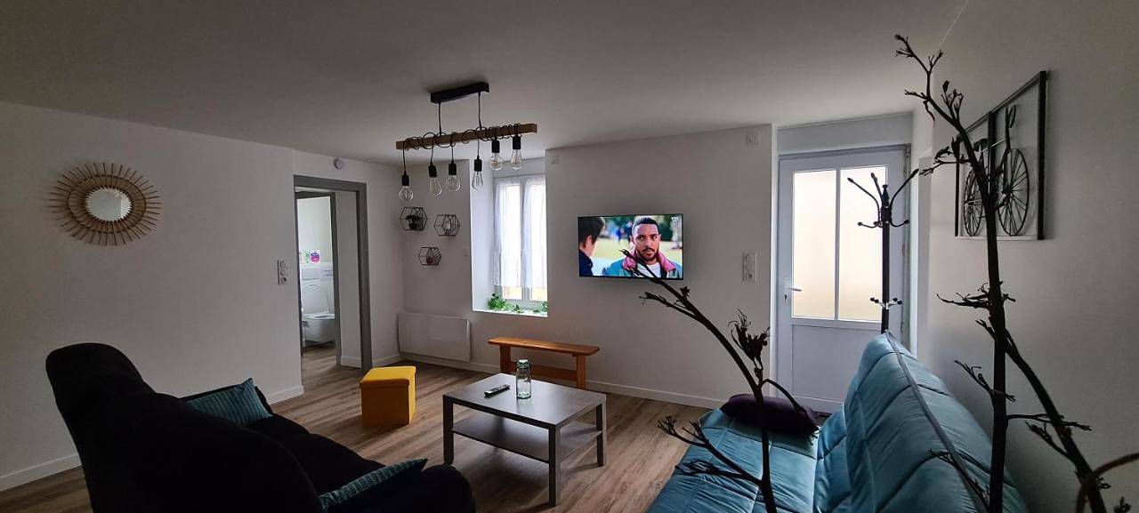 Three-Bedroom House in Les Herbiers, Région de La Roche-sur-Yon