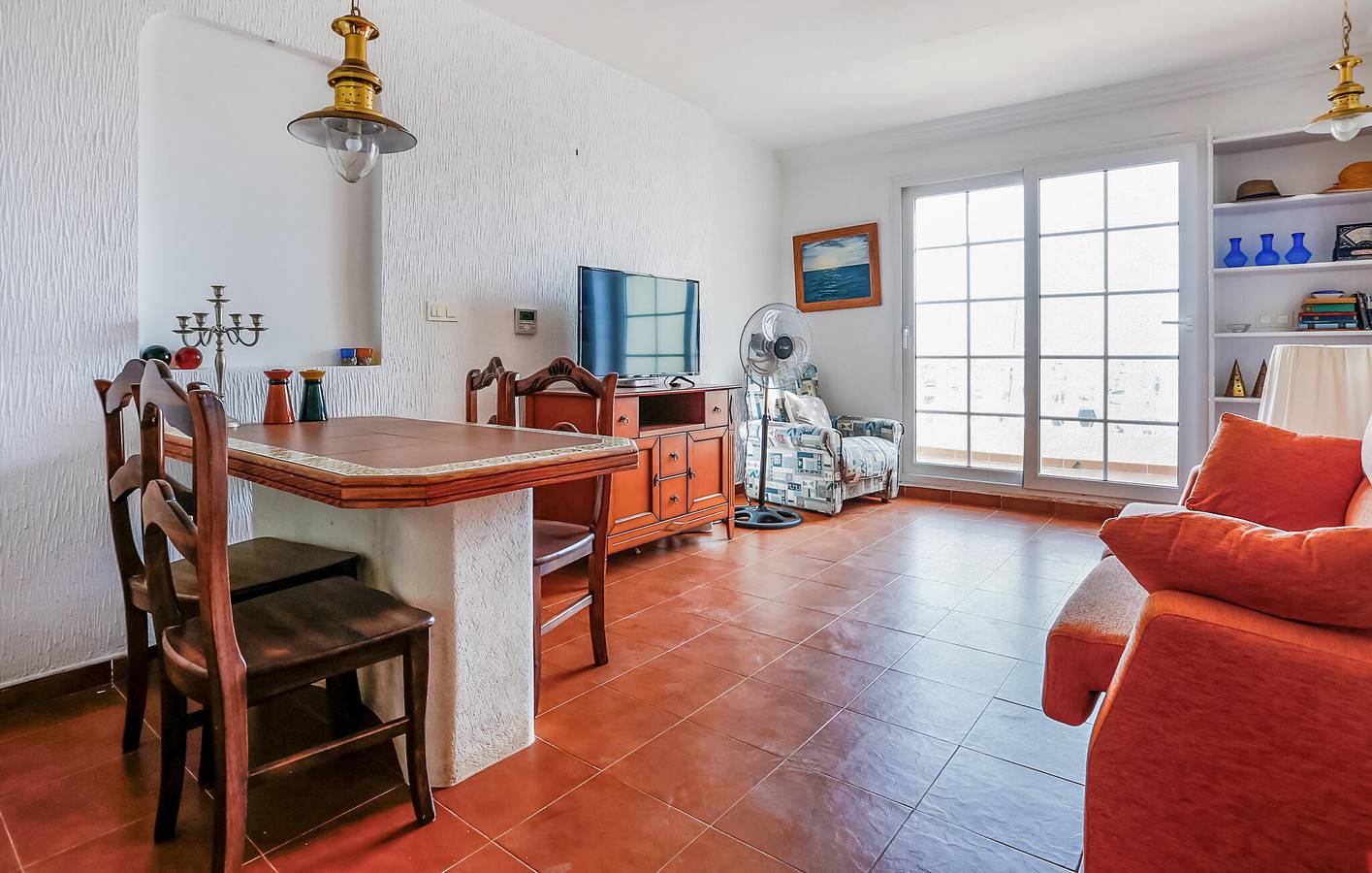 Appartement de vacances entier, Appartement confortable au bord de la mer avec terrasse et climatisation in Torrevieja Centre, Costa Blanca