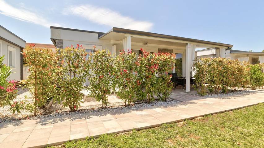 Camping per 6 persone, con giardino e piscina, con animali domestici a Medolino