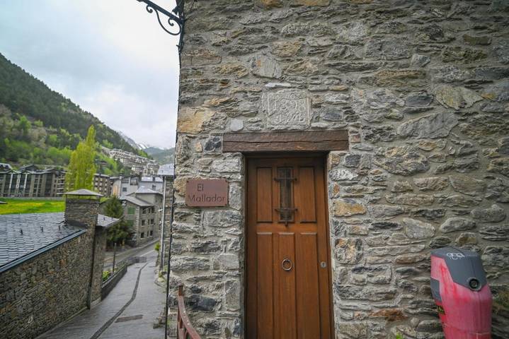 Gîte pour 6 personnes, avec terrasse et vue dans Arinsal - 3