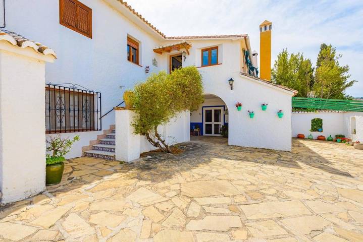 Maison d’hôte pour 2 personnes, avec Balcon et Terrasse ainsi que Piscine et Vue à Alcaucín