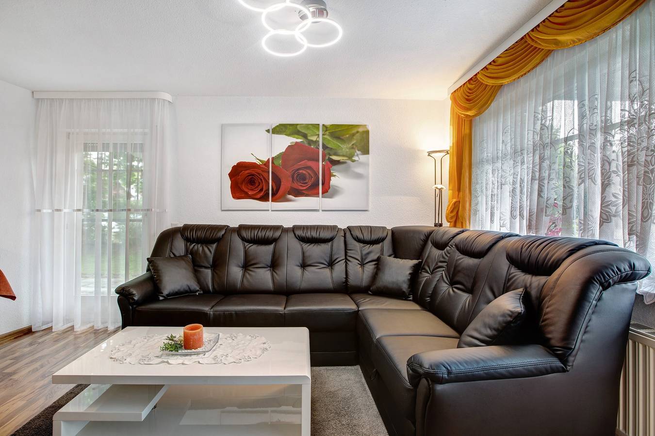 Apartamento entero, Apartamento Ahorn con terraza privada y Wi-Fi in Waldshut-Tiengen, Selva Negra (zona sur)