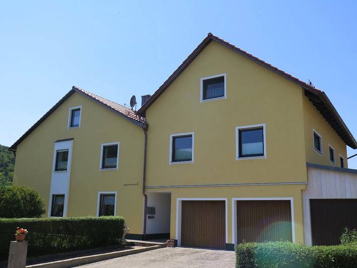 Ganze Wohnung, Ferienwohnung Schäffer - Ferienwohnung mit Klimaanlage und Freisitz im Garten in Essing, Altmühltal
