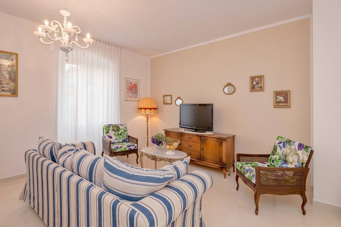 Villa Radovani mit privatem Pool und Panoramablick aufs Meer, Jelsa, Insel Hvar in Jelsa, Hvar
