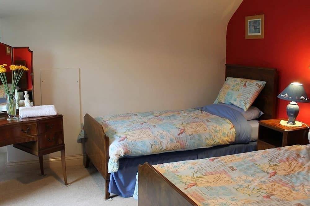 Zweibettzimmer-Deluxe-Ensuite mit Dusche-Gartenblick in Lough Derg