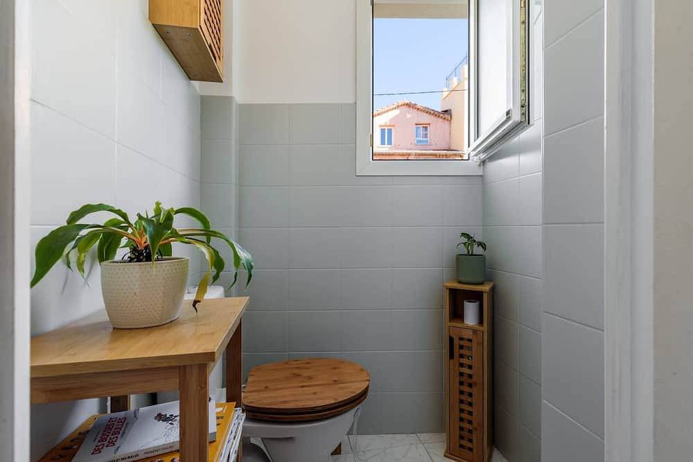 Entire apartment, Large 2 room apartment and beautiful terrace in Nice (France), Mediterranean Coast (France)