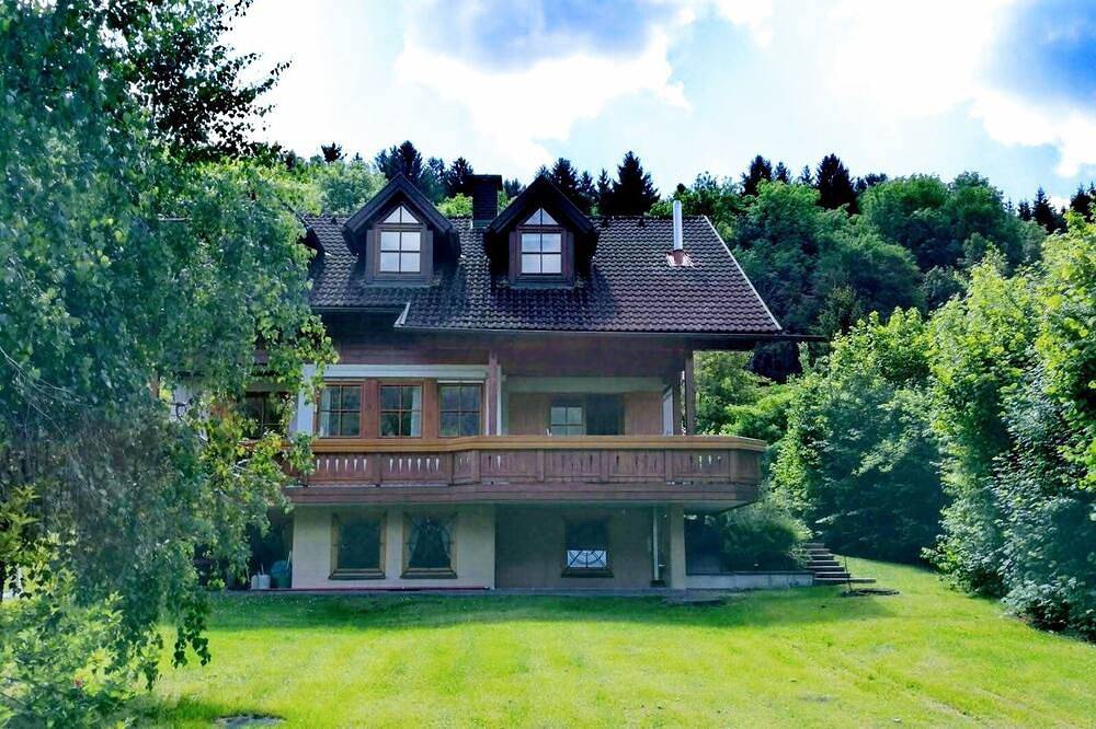 Familienfreundliches Einfamilienhaus, 4 Schlafzimmern, eigener Badesteg & Wifi in Steindorf am Ossiacher See, Oberkärnten