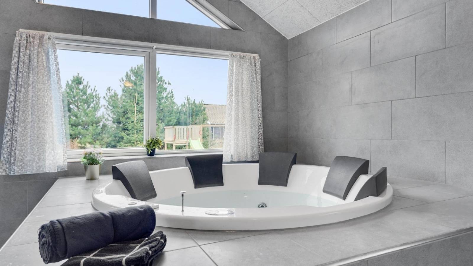 808 – 20-person holiday home in Fjellerup with pool and more in Fjellerup Strand, Djursland