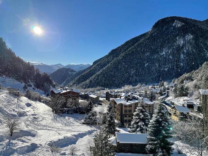Apartahotel para 6 personas, con Balcón y Jacuzzi además de Terraza y Sauna en Andorra